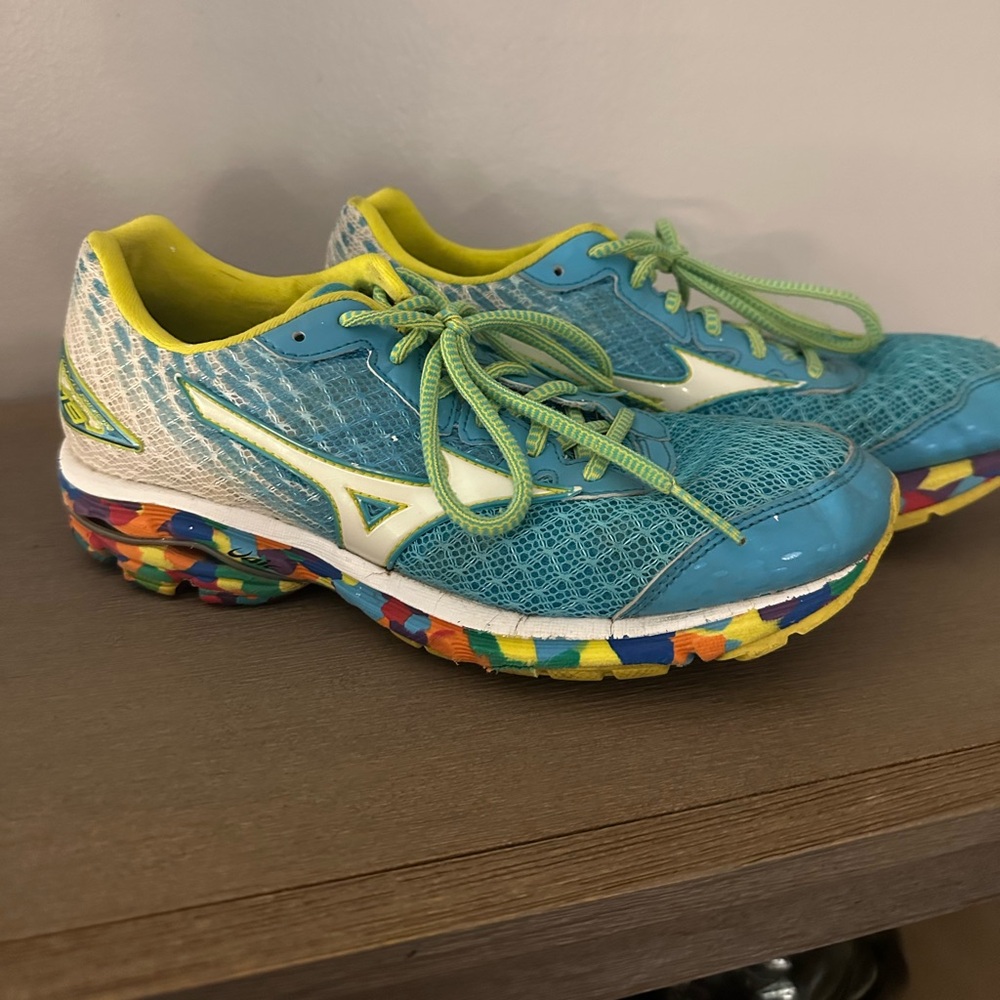 Mizuno Wave Rider 19 'Blue White' Women’s Size 9